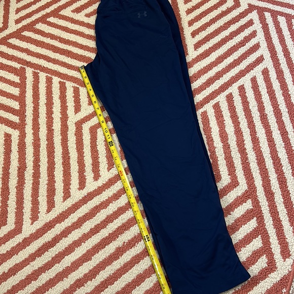 UNDER ARMOUR 36x32 “the showdown pant” in navy blue with elastic waist in EUC - Picture 6 of 6
